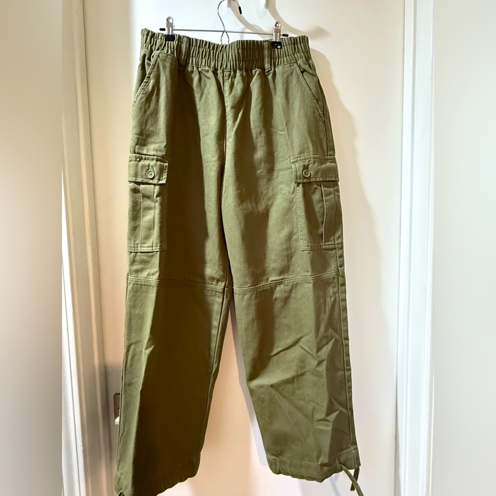 Forever 21 Olive Utility Wide-Leg Cargo Pants
